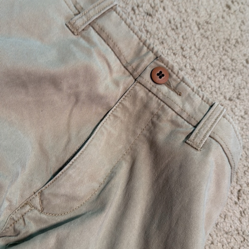 Tommy Bahama Khaki Tropical Causal Shorts - Picture 5 of 5